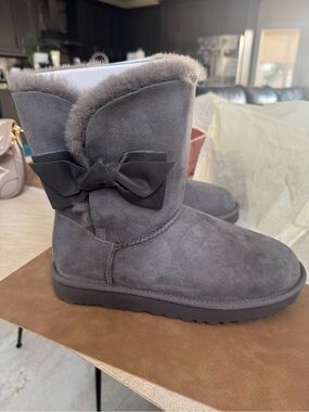 UGG Daelynn Grey
